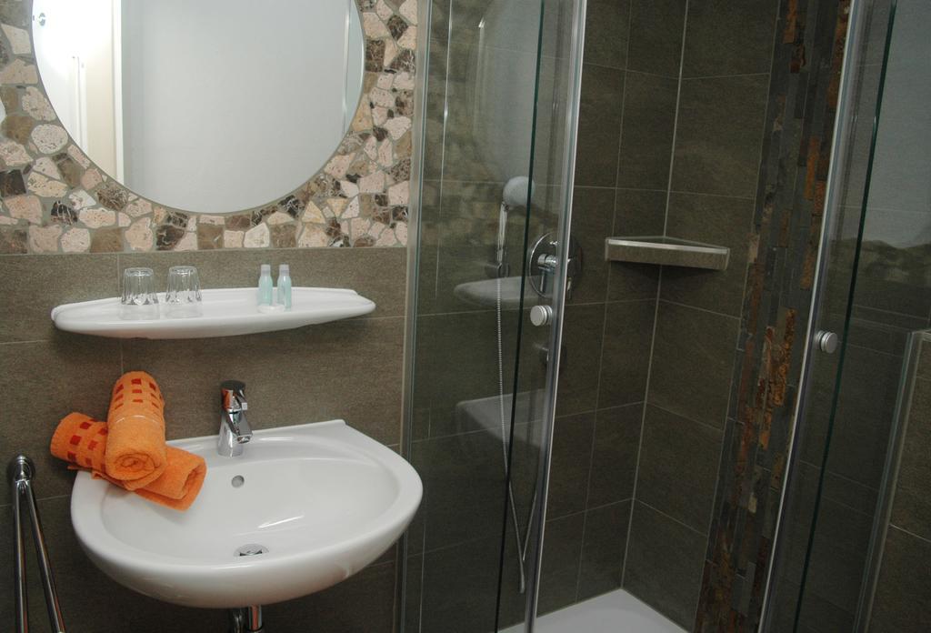 Haus Sonnenruh Apartment Митенвалд Стая снимка